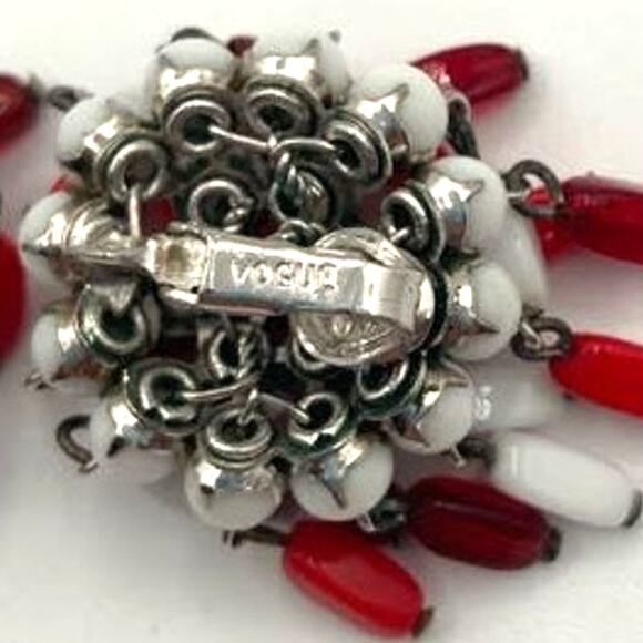 Vogue Vintage Dangle Lucite Beads Red and White Clip On Earrings 1960s 1970s - Picture 8 of 10